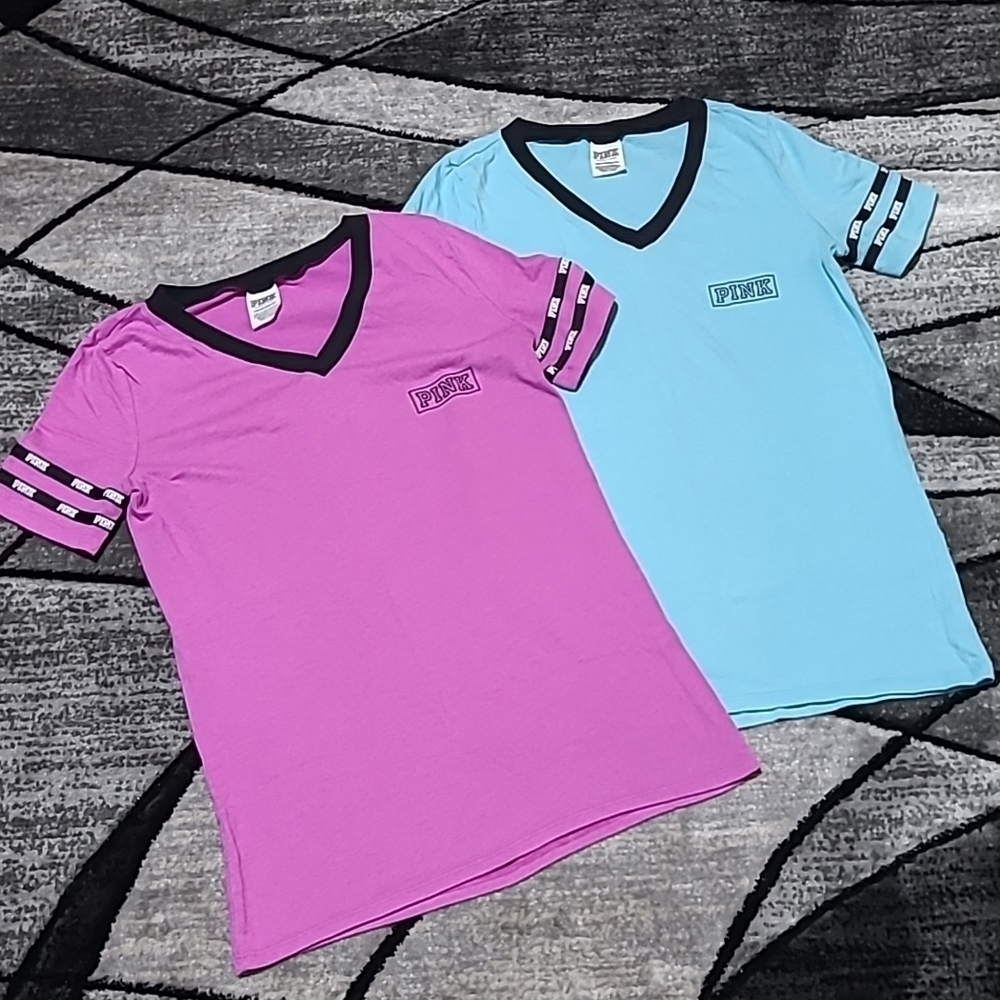 VS PINK 2017 V-Neck Logo Tee-Shirt Bundle